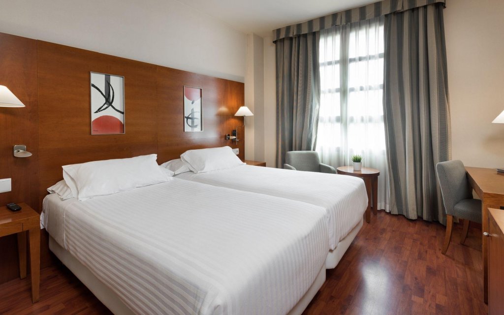 Фото Hotel NH Valencia Las Ciencias