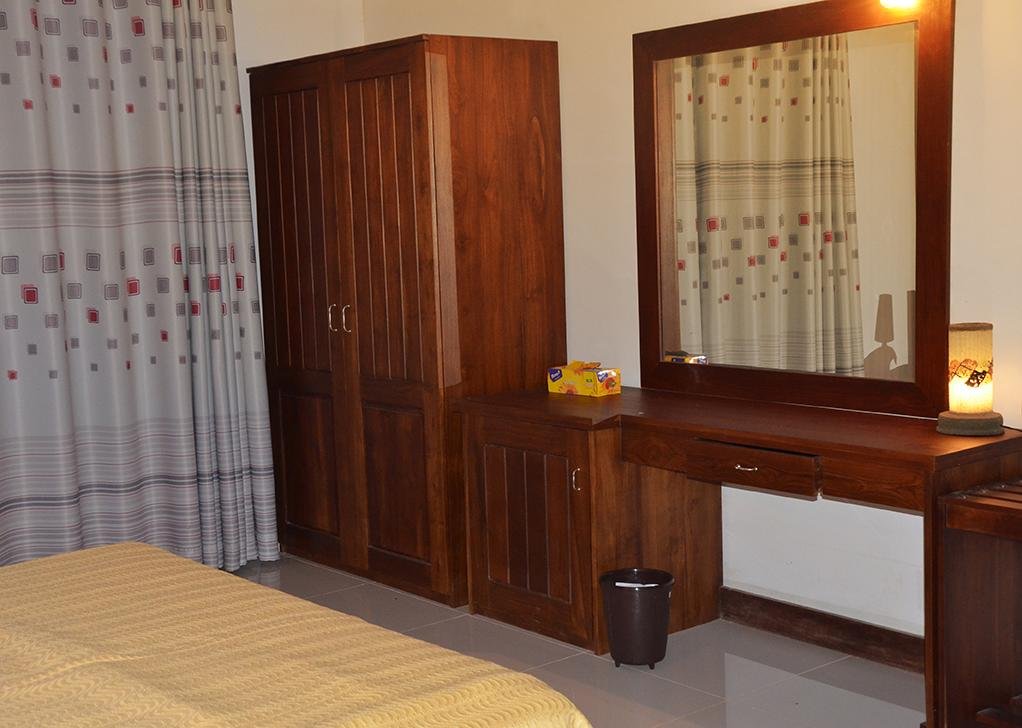 Фото The Airport Villa