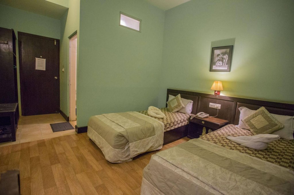 Фото Hotel Ananda Inn