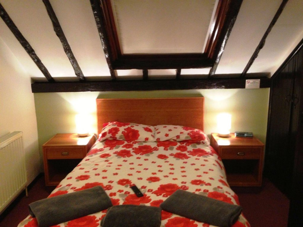 Фото Coach House Hotel