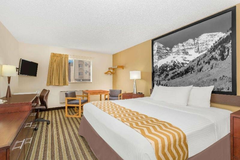 Гостиница Travelodge by Wyndham Loveland/Fort Collins Area