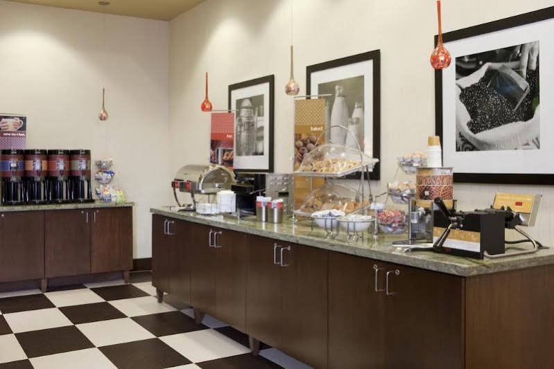 Фото Hampton Inn & Suites Portland/Hillsboro-Evergreen Park, Or