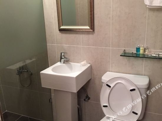 Фото Sinsa Residence and Guesthouse