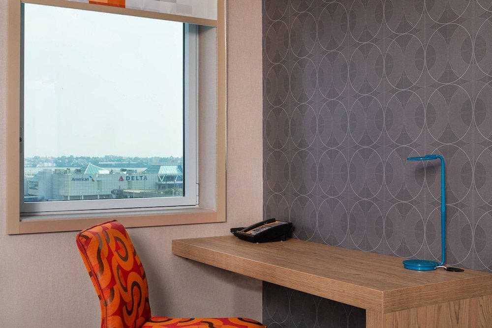 Фото Aloft New York LaGuardia Airport