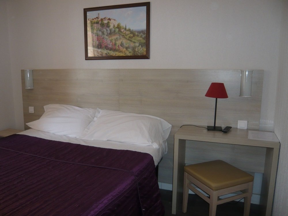 Фото Hotel Parisien