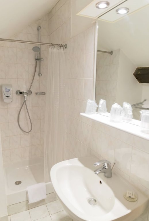 Фото D'win Hotel