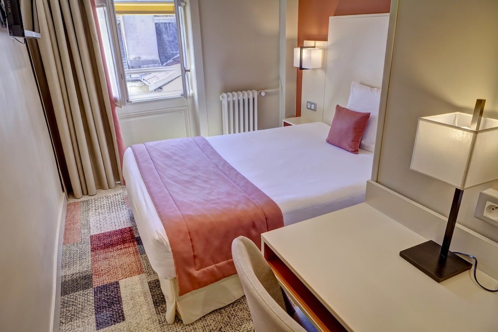 Фото Hôtel des Remparts