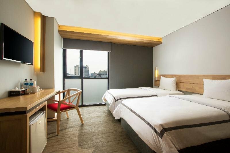 Hotel Up-Peak Hotel Simpang Lima Semarang Powered by Archipelago, Semarang, photo