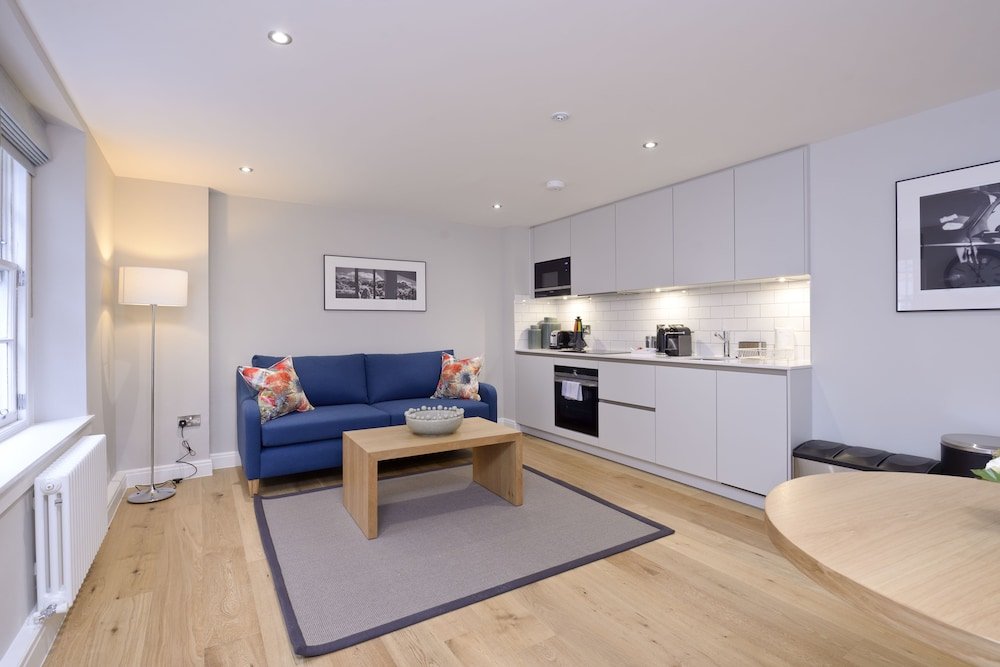 Фото Destiny Scotland Chisholm Hunter Suites