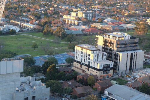 Гостиница Whitehorse Towers Self Service Apartment в Мельбурне