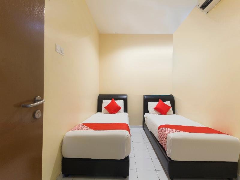 Фото Oyo 774 Hotel Iskandar