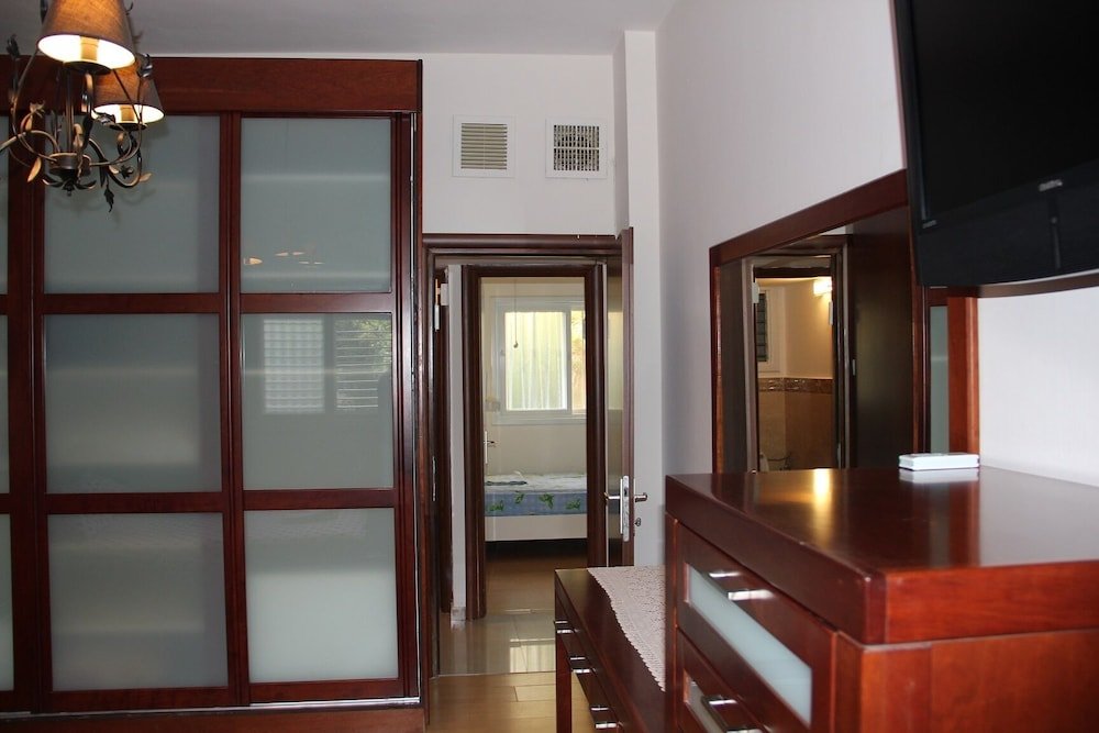 Фото Gk Apartments - Bialik 11