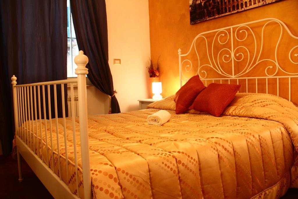 Фото Domus Ubaldi Bed and Breakfast