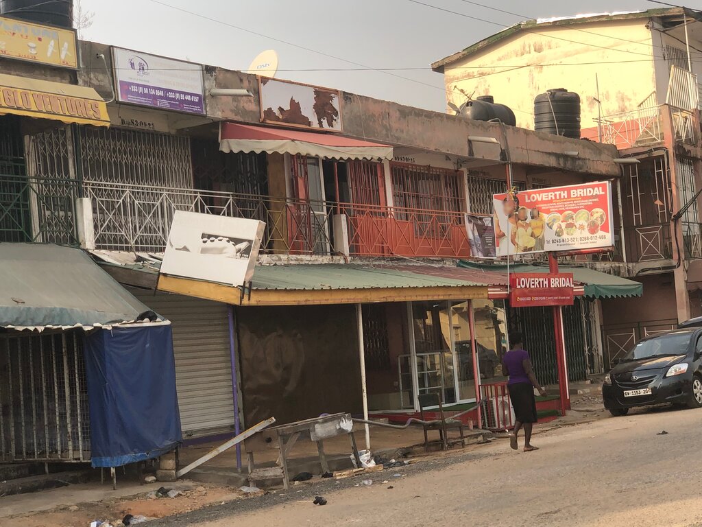 Bridal salon Loverth Bridal, Accra, photo