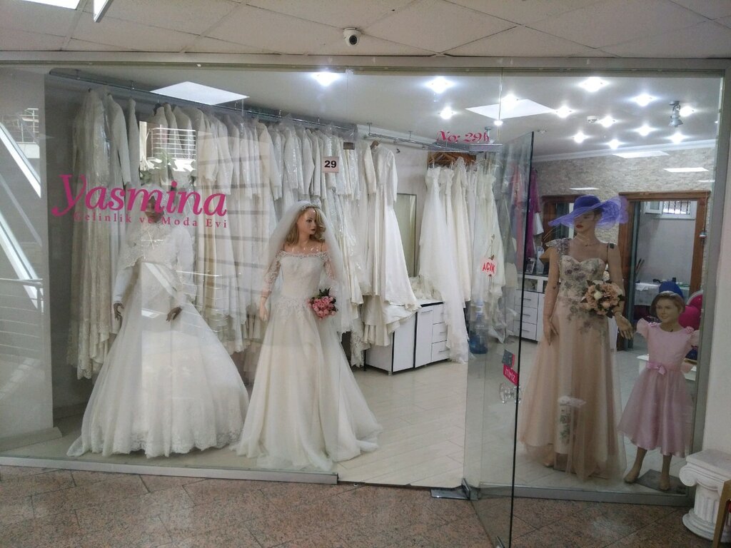 Yasmina Gelinlik ve Moda Evi, moda evleri, Aziz Mahmut Hüdayi Mah