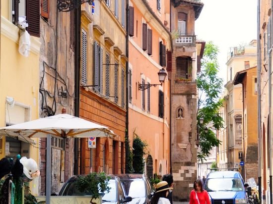 Фото Little Rhome Suites