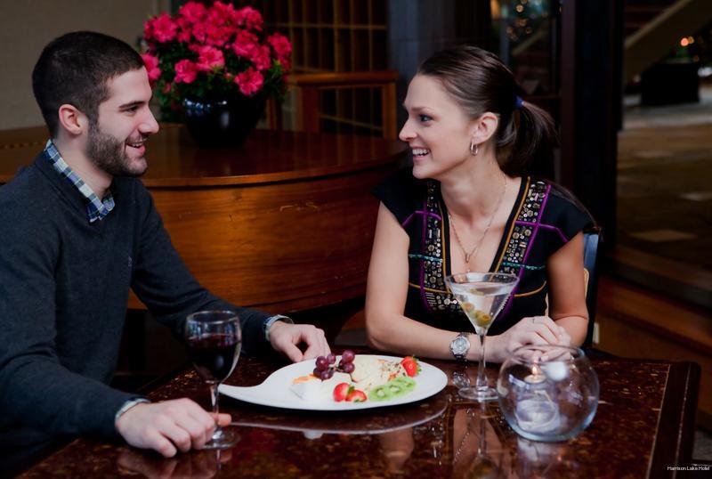 Фото Harrison Lake Hotel