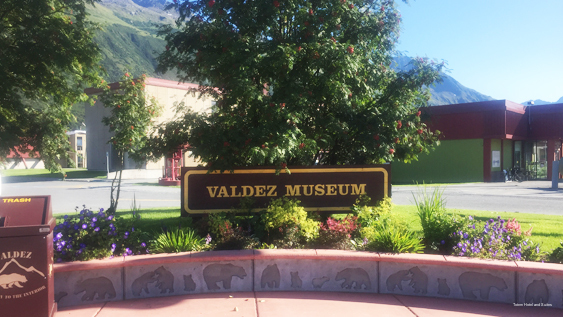 Фото Totem Hotel and Suites