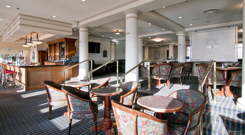 Фото Chateau Lacombe Hotel