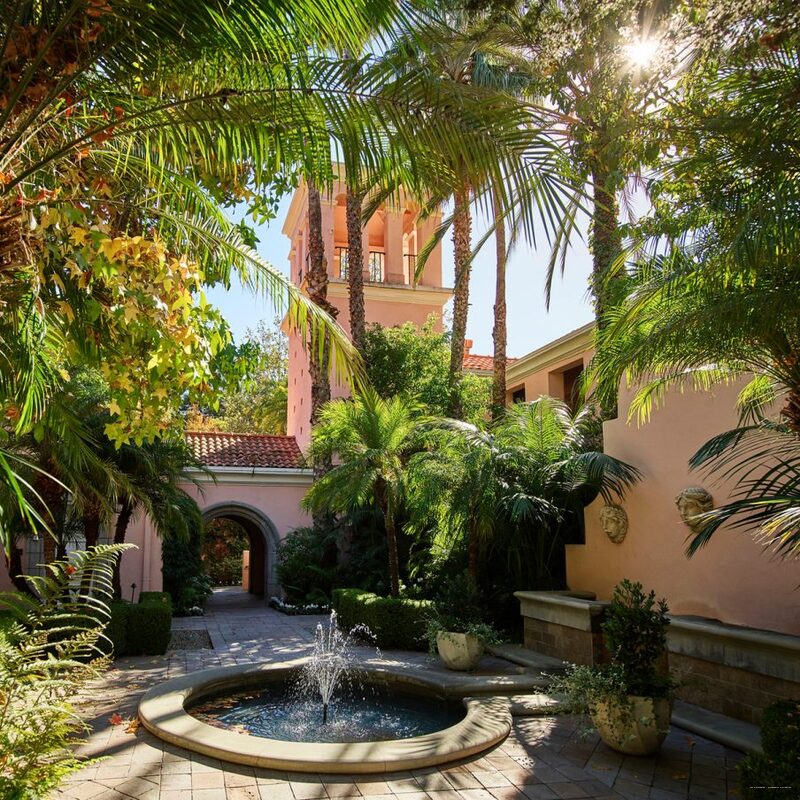 Фото The Dorchester