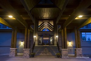 Фото Glacier Mountaineer Lodge