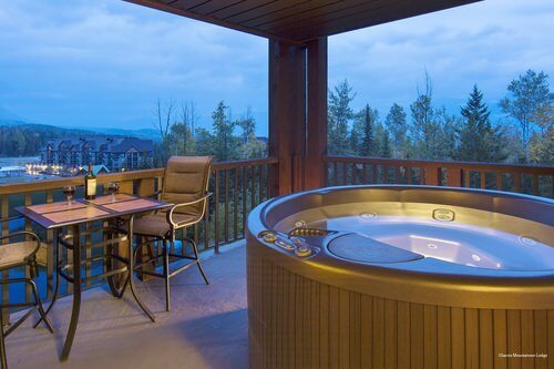 Фото Glacier Mountaineer Lodge