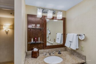 Фото Marriott Anchorage Downtown