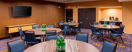 Гостиница Courtyard by Marriott Bismarck North