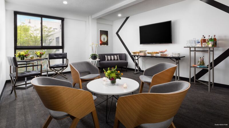 Фото Studio Allston Hotel