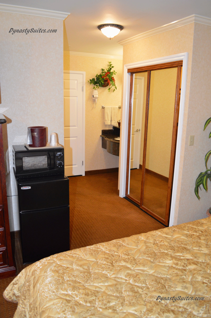 Фото Dynasty Suites Redlands