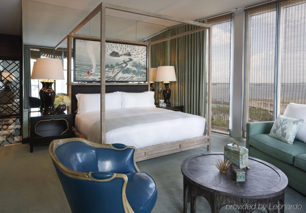 Фото Icon Brickell Downtown W Miami Suites