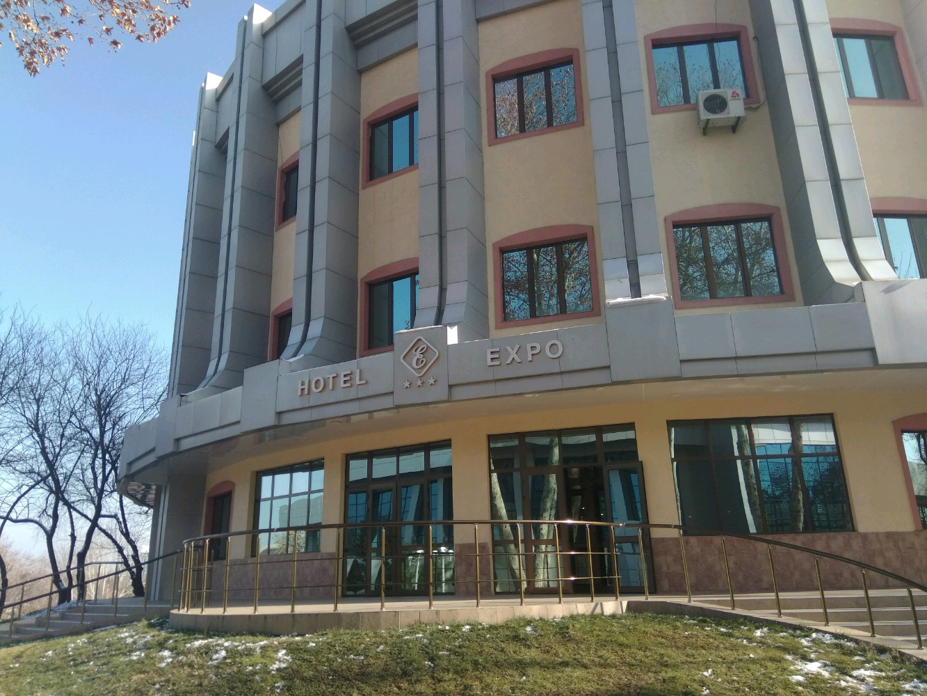 Фото Expo Hotel