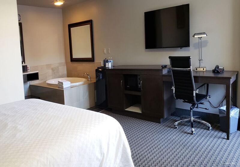 Фото Portofino Inn Burbank