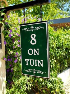 Eight on Tuin