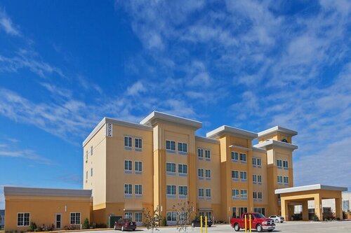 Гостиница La Quinta Inn & Suites by Wyndham Durant