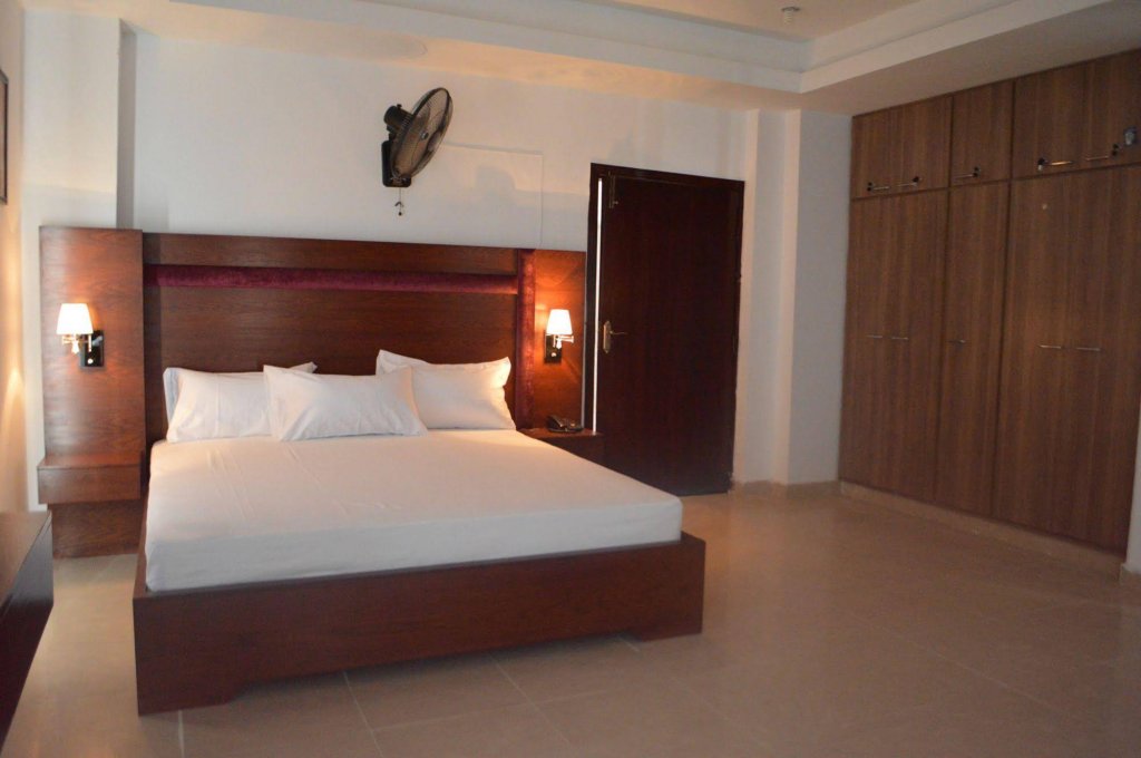 Фото Intellectual Inn Hotel