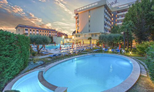 Внешний вид отеля Hotel Savoia Thermae & SPA в Абано-Терме, фото 1