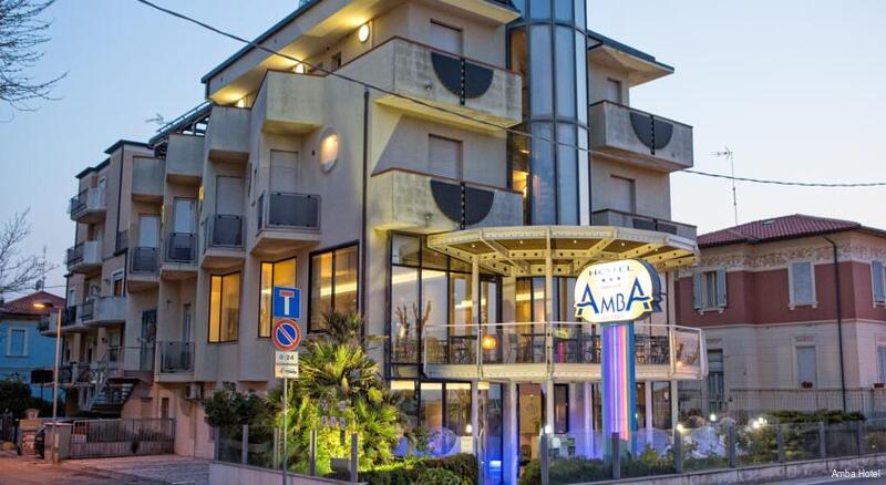 Фото Hotel Amba
