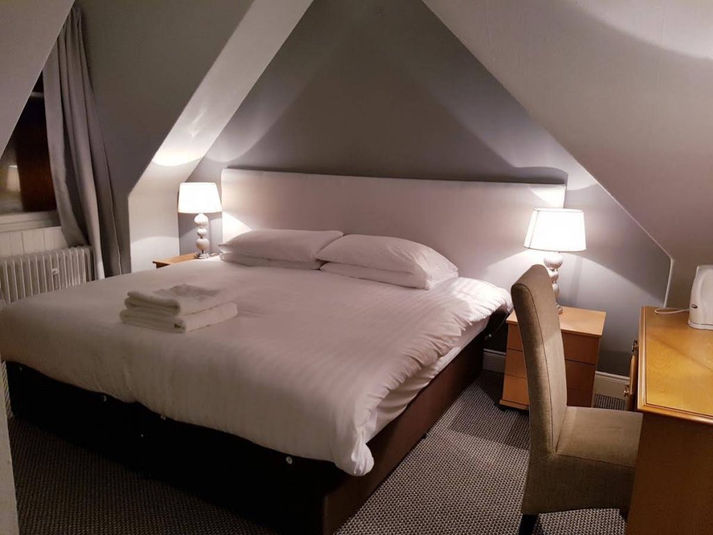 Фото McInnes House Hotel