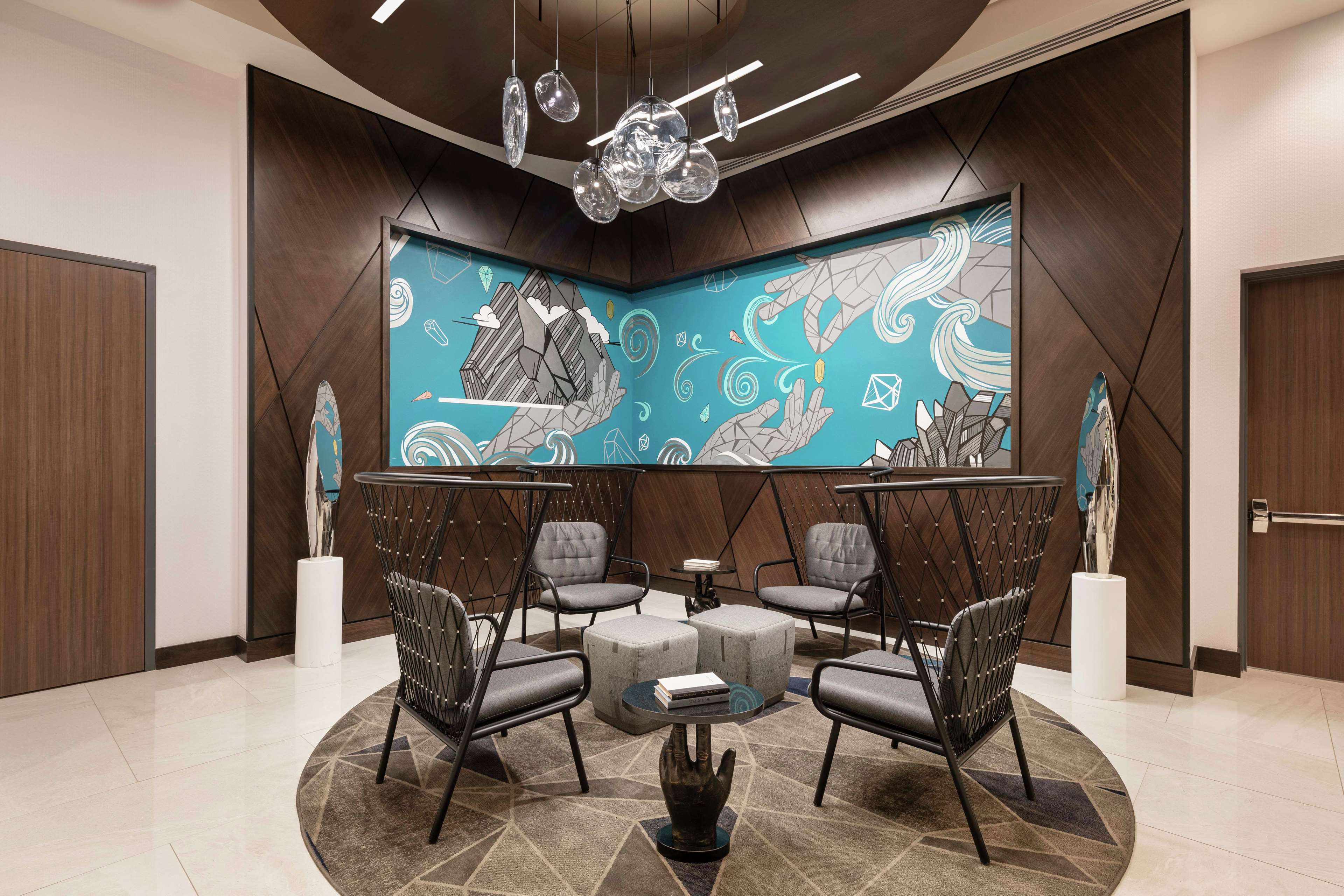 Фото Home2 Suites by Hilton Denver Downtown Convention