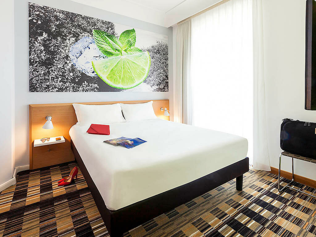 Hotel Ibis Styles Napoli Garibaldi, Naples, photo