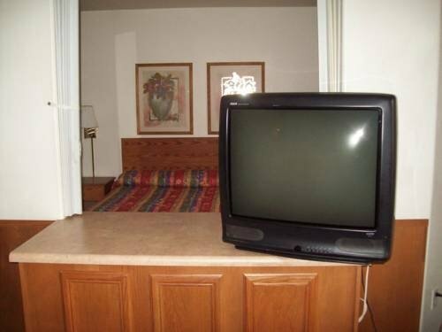 Гостиница Manor Suites в Хендерсоне
