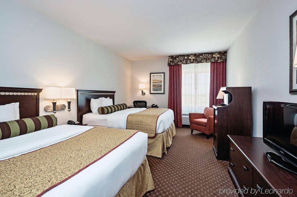 Фото Americas Best Value Inn & Suites Gun Barrel City