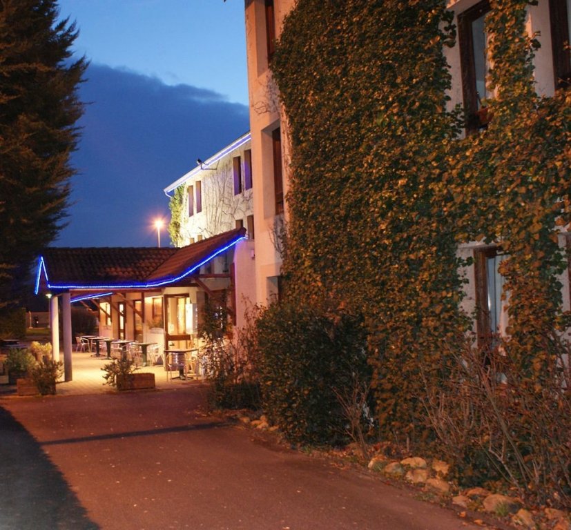 Фото Brit Hotel Confort Pau Lons