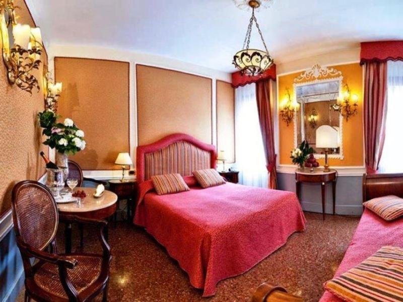 Фото Hotel Arlecchino