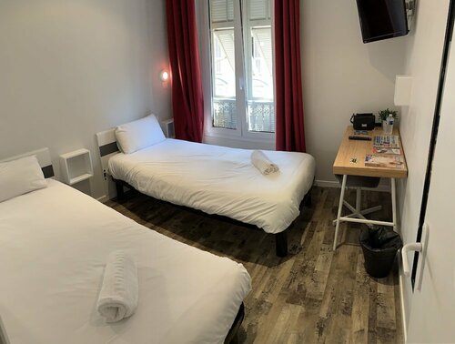 Гостиница Hotel De Berne в Ницце