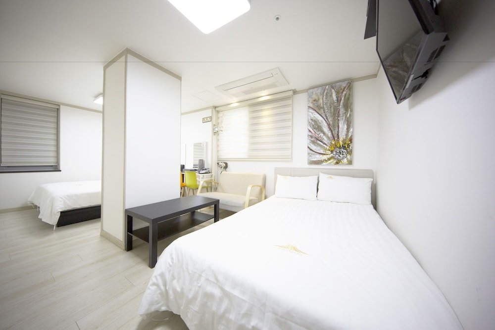 Фото Inn The City Business Hotel