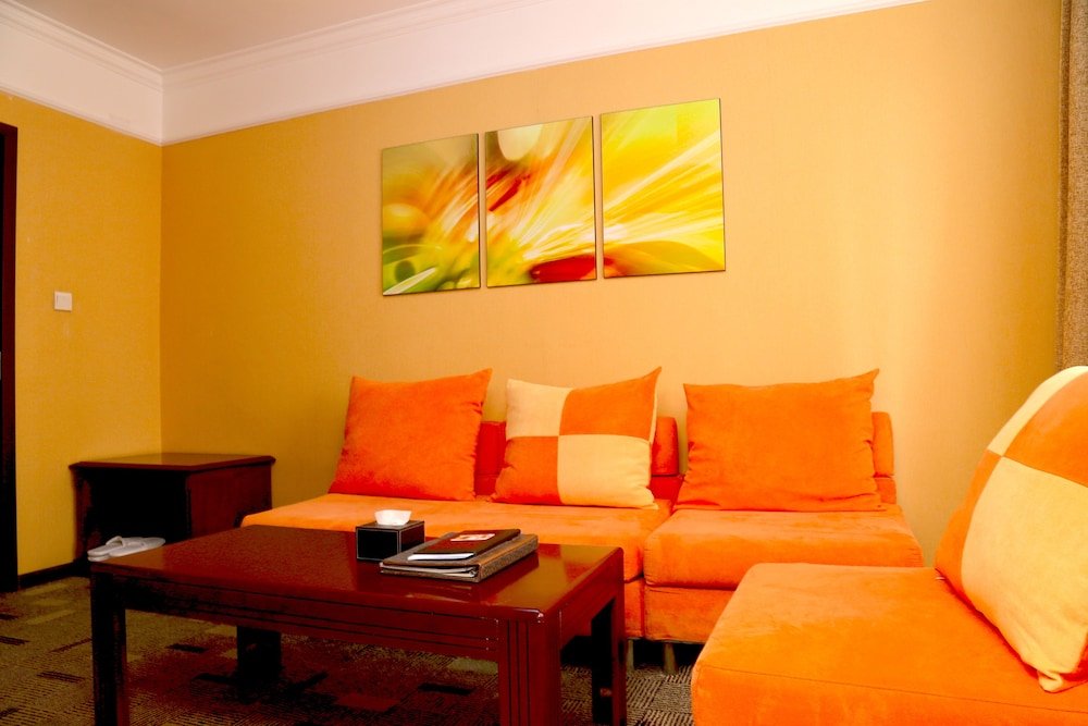 Фото New West Hotel