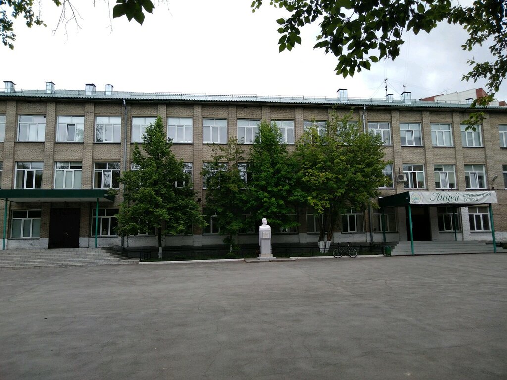 نصب تذكاري للحرب، مقبرة جماعية Памятник герою Советского Союза П. П Барбашову ، نوفوسيبيرسك، صورة