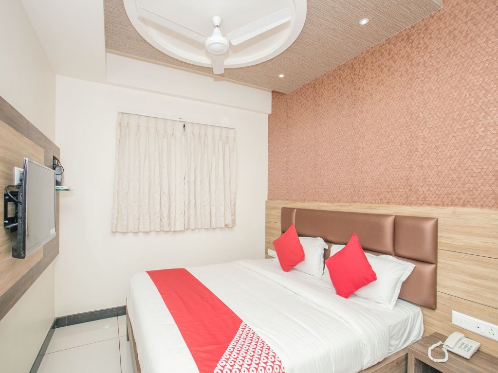 Фото Capital O 15403 Krishna Vaibhava